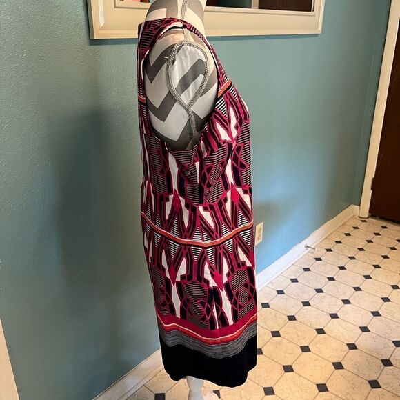 Crown & Ivy Navy/ Pink and White sleeveless Shift Dress - Picture 6 of 8